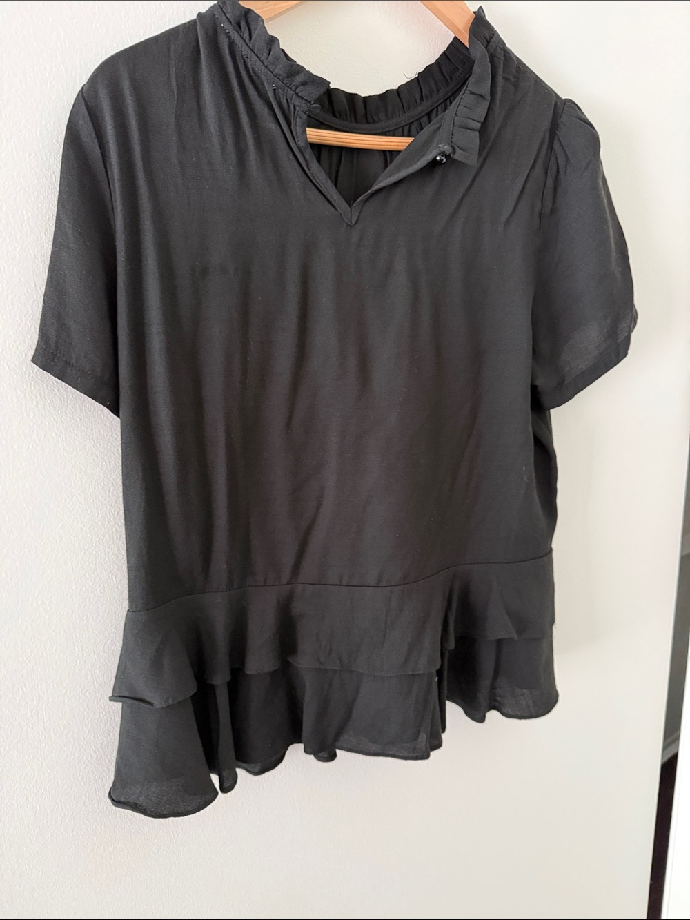 GORGEOUS LIMITED EDITION ELLISON SHORT SLEEVE SIZE M BLOUSE/SHIRT